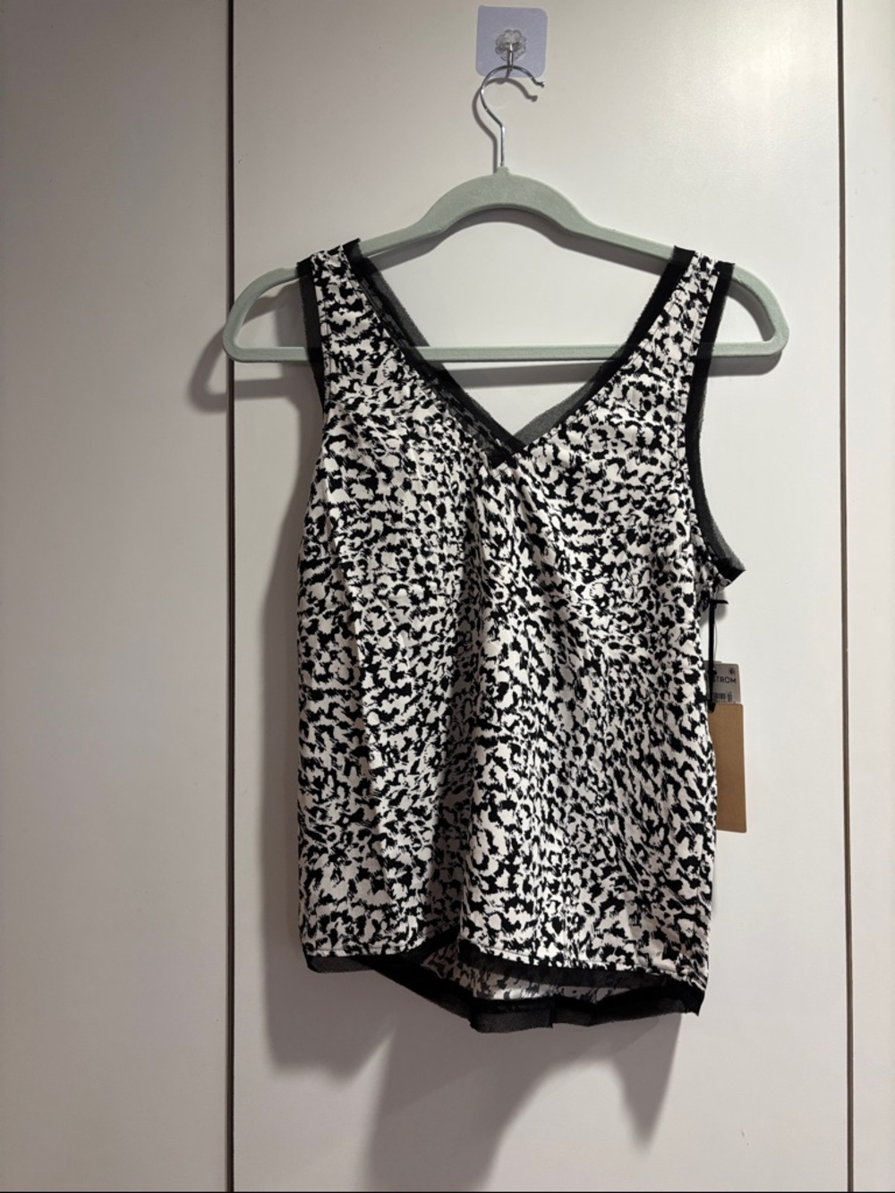 Halogen Black & White Printed V-Neck Camisole